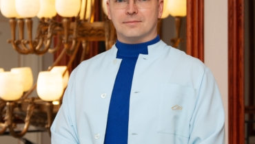 Naistearst Denis Samarskii