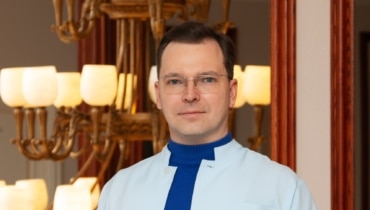 Naistearst Denis Samarskii